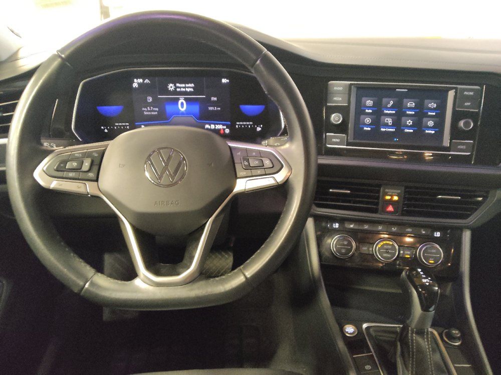 Used 2023 Volkswagen Jetta SE FWD image 22