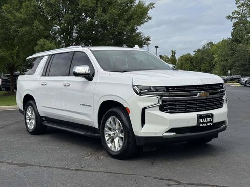Used 2023 Chevrolet Suburban Premier RWD image 2