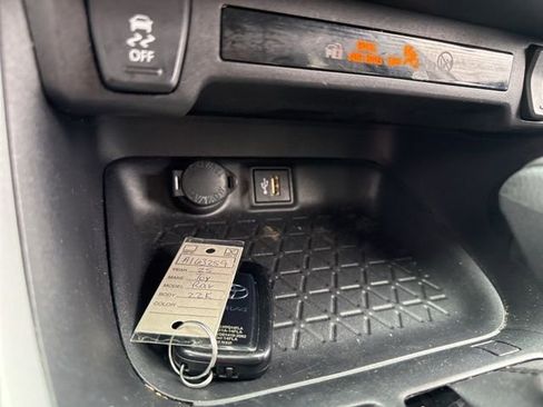 Used 2025 Toyota RAV4 XLE image 17