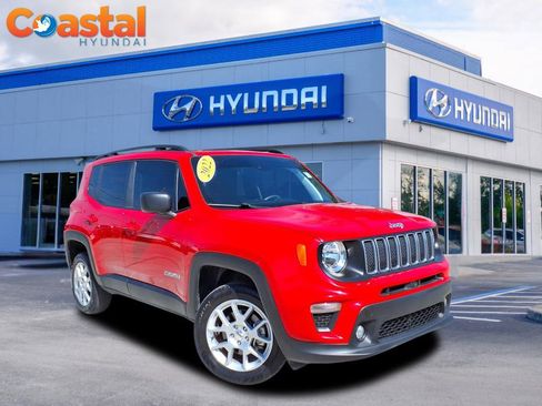 Used 2022 Jeep Renegade Latitude w/ Sun/Sound Group image 1