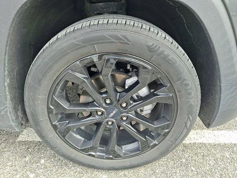 Certified 2020 GMC Terrain SLE w/ Driver Convenience Package image 8