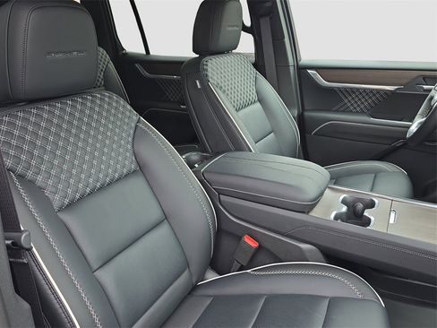 New 2026 GMC Acadia Denali w/ Super Cruise Package image 19