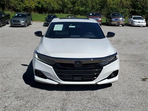 Used 2022 Honda Accord Sport image 2