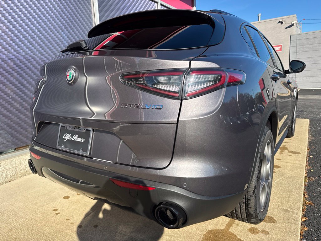 New 2026 Alfa Romeo Stelvio Sprint AWD/4WD image 3