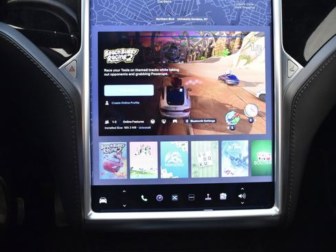 Used 2018 Tesla Model X 75D image 36