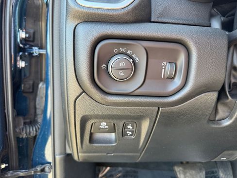 Used 2023 RAM 1500 Big Horn AWD/4WD image 23