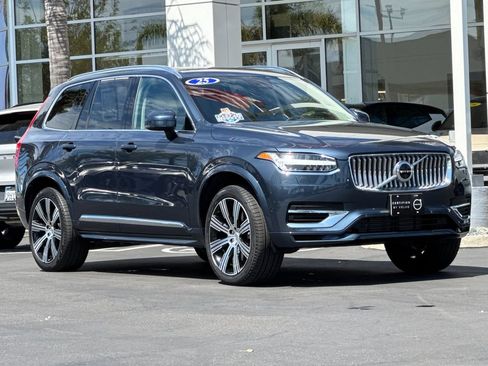 Certified 2025 Volvo XC90 T8 Plus w/ Protection Package Premier AWD/4WD image 7