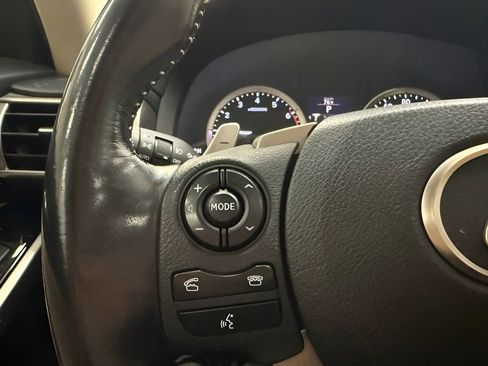 Used 2016 Lexus IS 200t RWD image 18