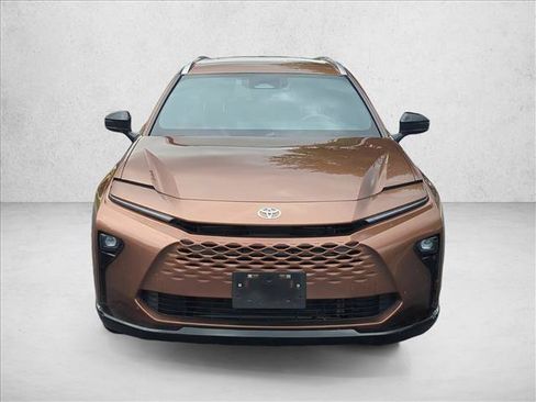 Certified 2025 Toyota Crown Signia AWD/4WD image 2