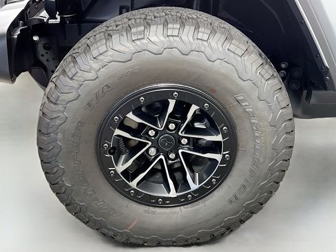 Used 2026 Jeep Wrangler Unlimited Sport AWD/4WD image 14