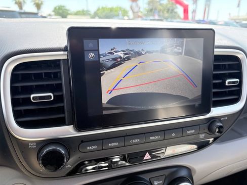 Used 2025 Hyundai Venue SEL FWD image 20
