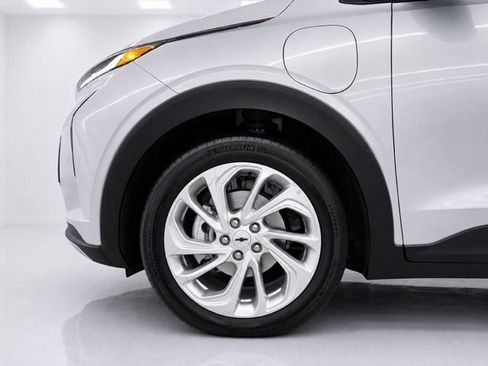 Used 2023 Chevrolet Bolt EUV LT w/ Driver Confidence Package FWD image 8