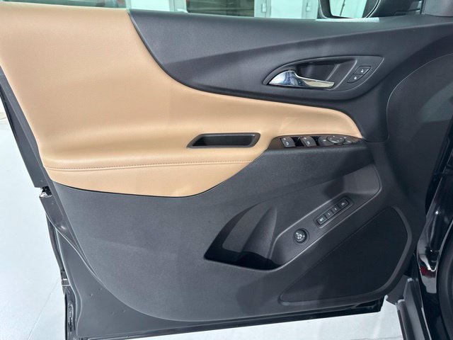 Used 2023 Chevrolet Equinox Premier FWD image 18