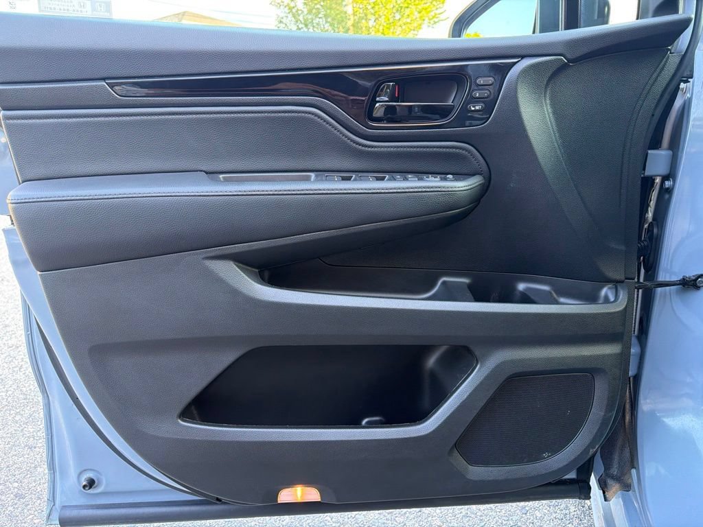 Used 2023 Honda Odyssey Touring image 12