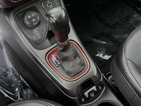 Used 2018 Jeep Compass Trailhawk image 18
