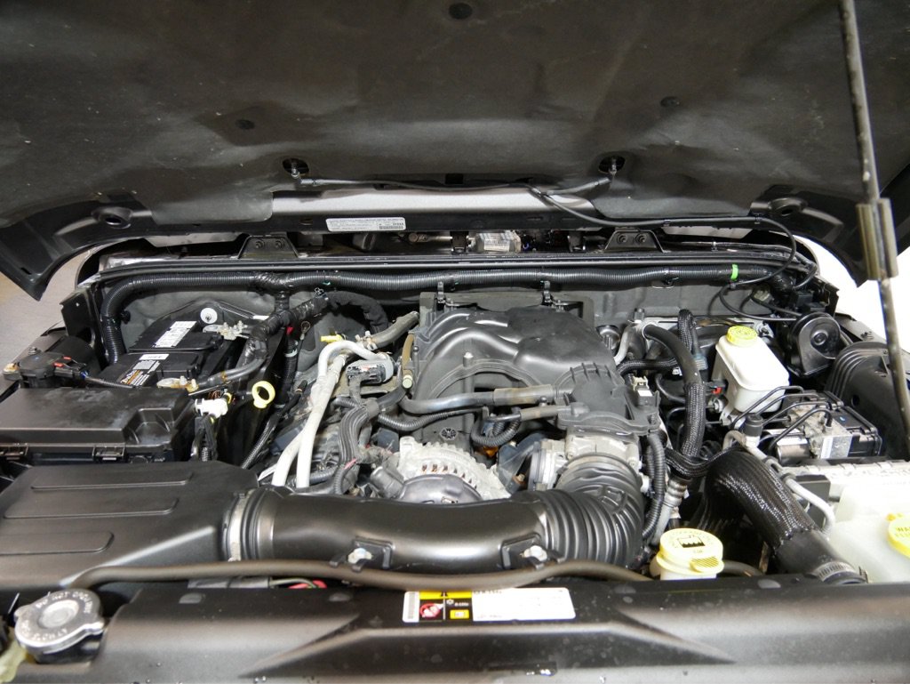 Used 2014 Jeep Wrangler Sahara AWD/4WD image 32