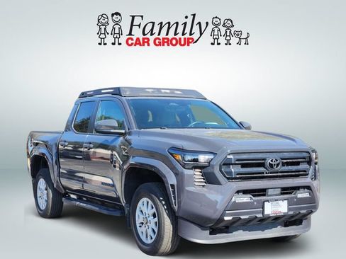 Used 2024 Toyota Tacoma SR5 w/ SR5 Upgrade Package RWD image 2