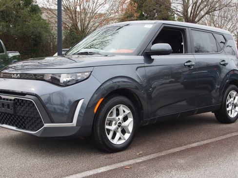 Used 2023 Kia Soul LX w/ Option Group 015 image 3