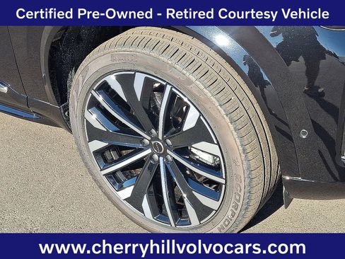 Certified 2025 Volvo XC90 B6 Plus image 9