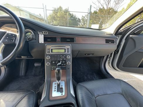Used 2010 Volvo S80 3.2 image 28