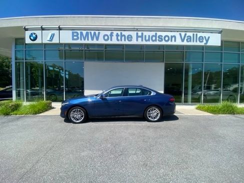Used 2024 BMW 530i xDrive w/ Convenience Package AWD/4WD image 1