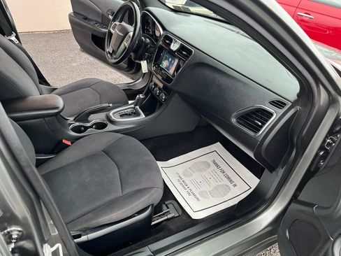 Used 2013 Chrysler 200 Touring image 23