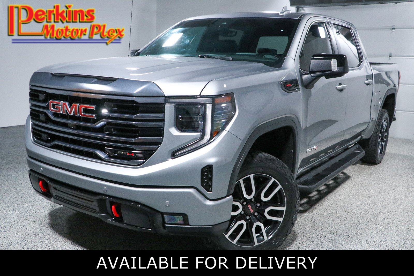 Used 2024 GMC Sierra 1500 AT4 w/ Technology Package AWD/4WD image 1