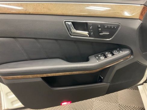 Used 2011 Mercedes-Benz E 350 4MATIC Sedan image 15