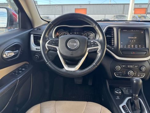 Used 2016 Jeep Cherokee Limited w/ Luxury Group image 13