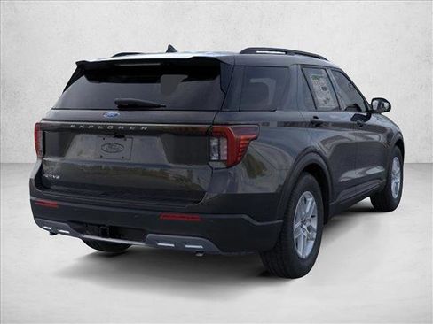 New 2026 Ford Explorer Active w/ Active Comfort Package image 8