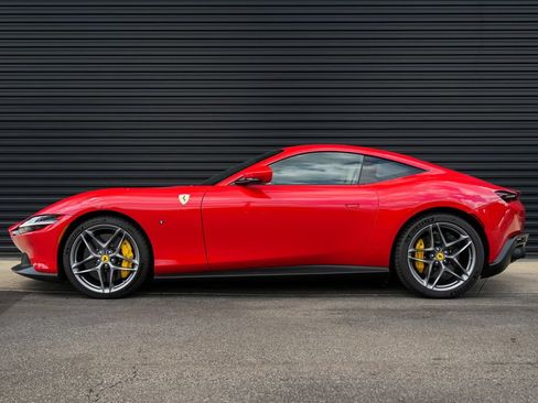 Used 2024 Ferrari Roma RWD image 2
