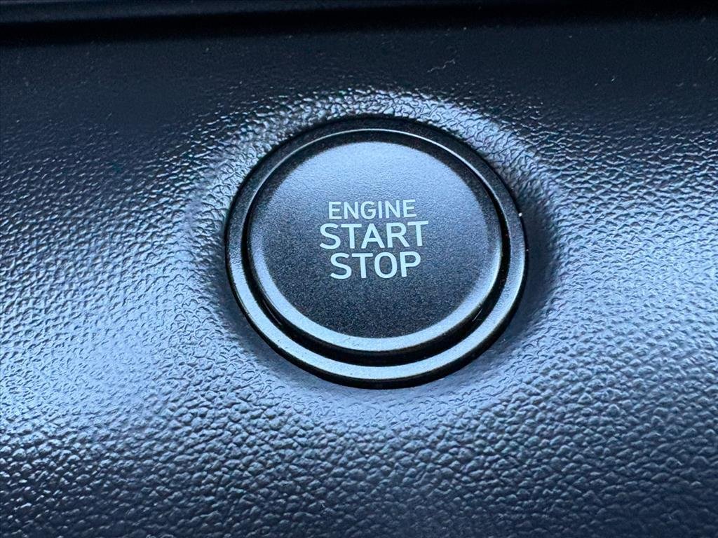 Certified 2025 Hyundai Elantra Sport FWD image 12