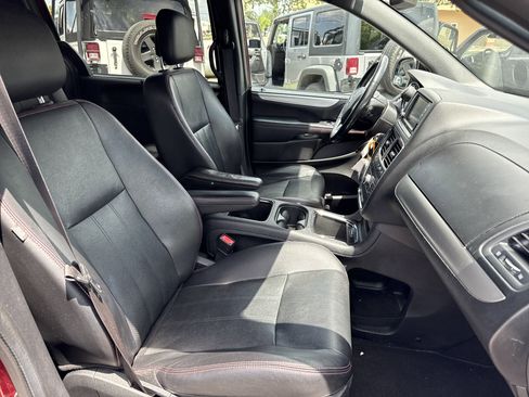 Used 2019 Dodge Grand Caravan GT image 21