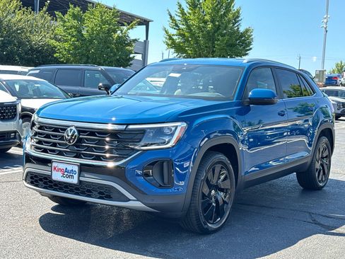 New 2026 Volkswagen Atlas Cross Sport SE AWD/4WD image 2