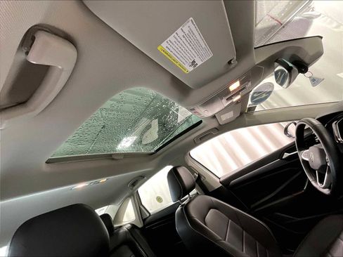 Used 2024 Volkswagen Jetta SE w/ Panoramic Sunroof Package image 22