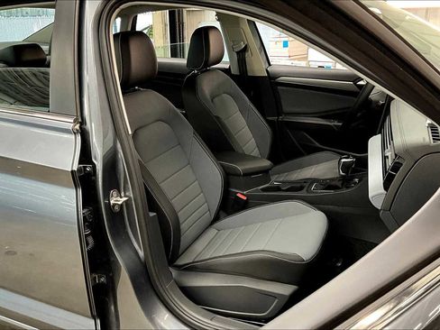 New 2025 Volkswagen Jetta SE image 27