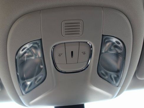 Used 2020 Jeep Compass Latitude image 25