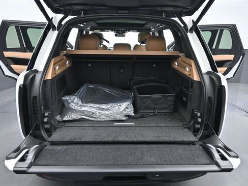 New 2026 Land Rover Range Rover SE AWD/4WD image 16