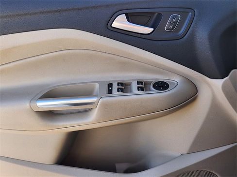 Used 2017 Ford C-MAX Energi Titanium w/ Equipment Group 501A image 24