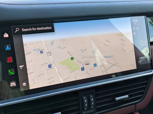 Used 2023 Porsche Cayenne Platinum Edition image 31