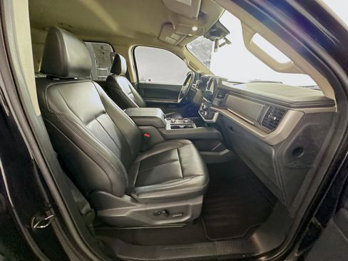 Used 2024 Ford Expedition Max XLT image 33