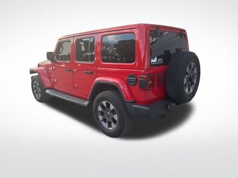 Used 2018 Jeep Wrangler Unlimited Sahara AWD/4WD image 4
