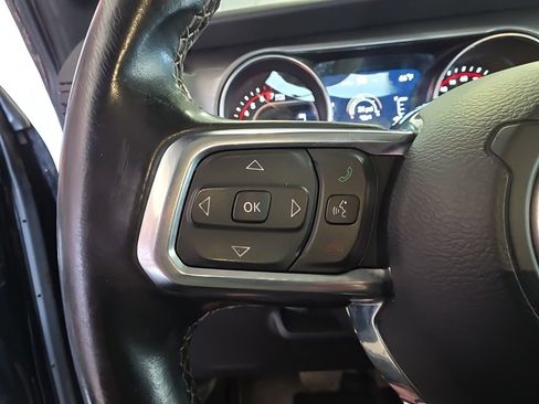 Used 2019 Jeep Wrangler Unlimited Sahara w/ Uconnect 4C Nav & Sound Group AWD/4WD image 21