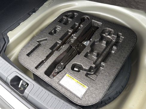 Used 2025 Toyota Corolla LE image 26