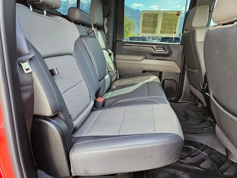Used 2024 Chevrolet Silverado 2500 ZR2 w/ Technology Package AWD/4WD image 32