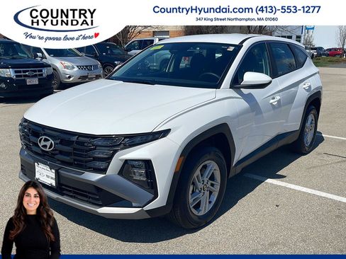 Used 2025 Hyundai Tucson SE AWD/4WD image 1