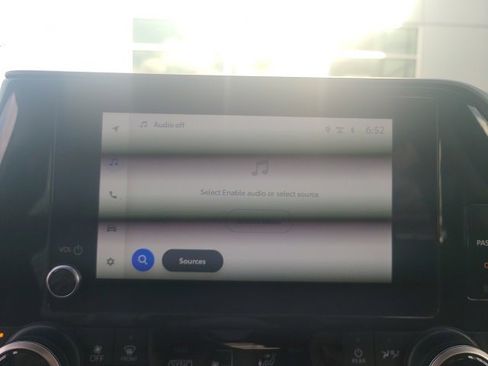 Used 2024 Toyota Highlander XLE image 30