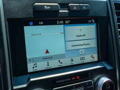 Used 2018 Ford F150 Lariat w/ Equipment Group 502A Luxury AWD/4WD image 29