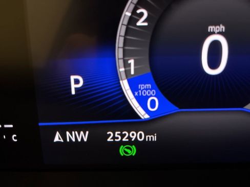 Used 2024 Volkswagen Tiguan SE image 13