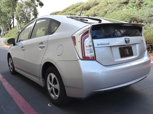 Used 2012 Toyota Prius Two FWD image 5